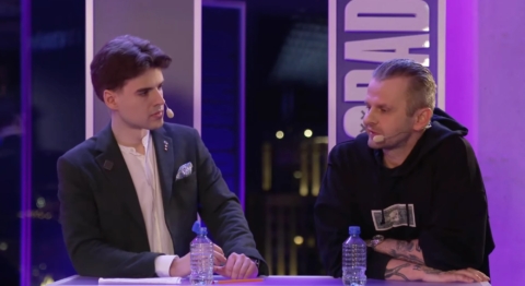 Petros Psyllos podczas rozmowy telewizyjnej z Andrzejem Draganem